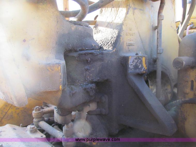 image for item F5637 1971 Caterpillar 627 twin engine motor scraper