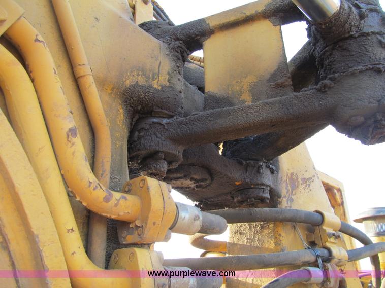 image for item F5637 1971 Caterpillar 627 twin engine motor scraper