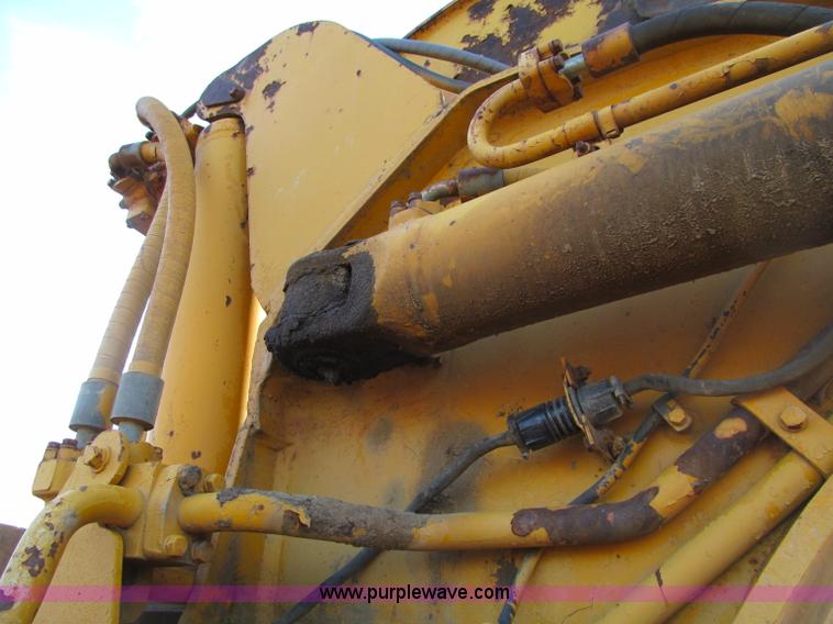 image for item F5637 1971 Caterpillar 627 twin engine motor scraper