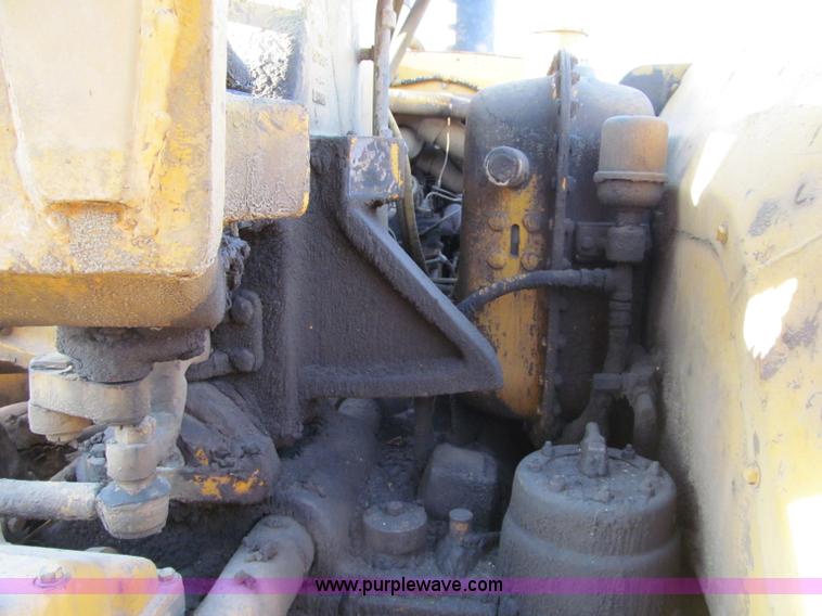 image for item F5637 1971 Caterpillar 627 twin engine motor scraper