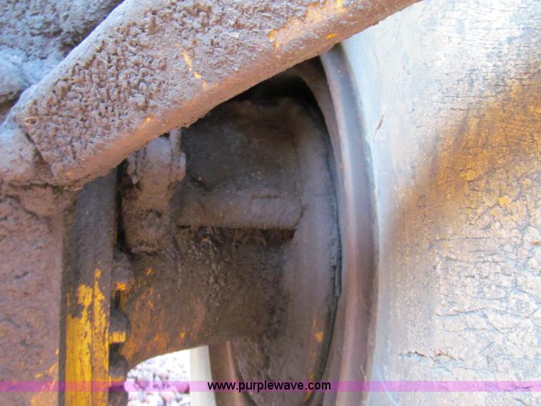 image for item F5637 1971 Caterpillar 627 twin engine motor scraper