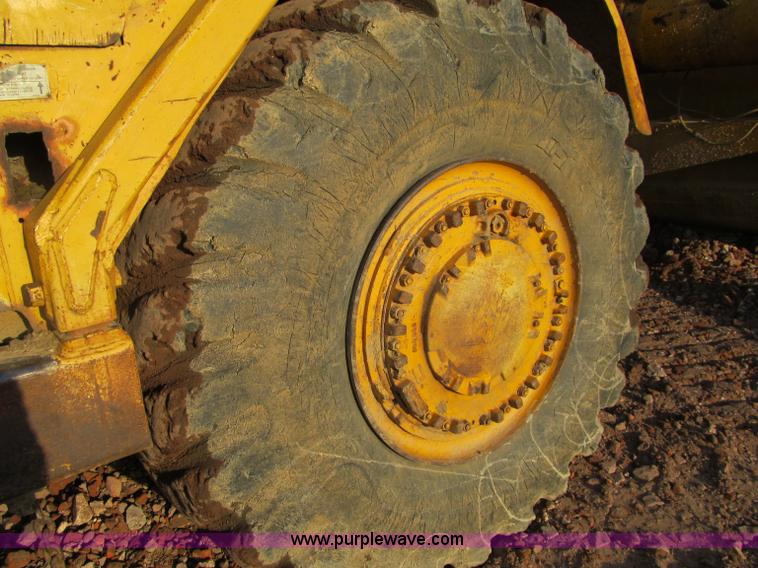 image for item F5637 1971 Caterpillar 627 twin engine motor scraper