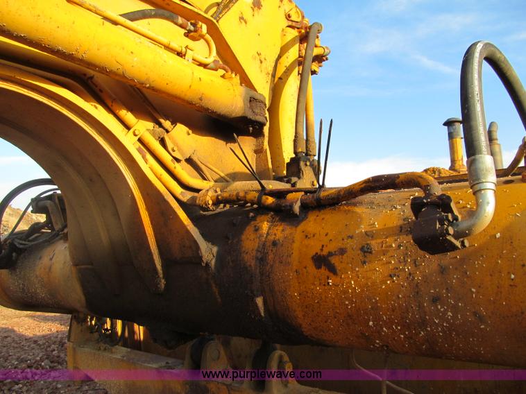 image for item F5637 1971 Caterpillar 627 twin engine motor scraper