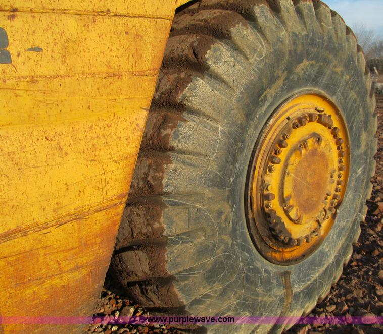 image for item F5637 1971 Caterpillar 627 twin engine motor scraper