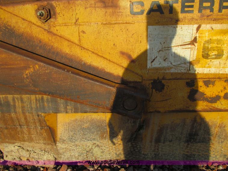 image for item F5637 1971 Caterpillar 627 twin engine motor scraper