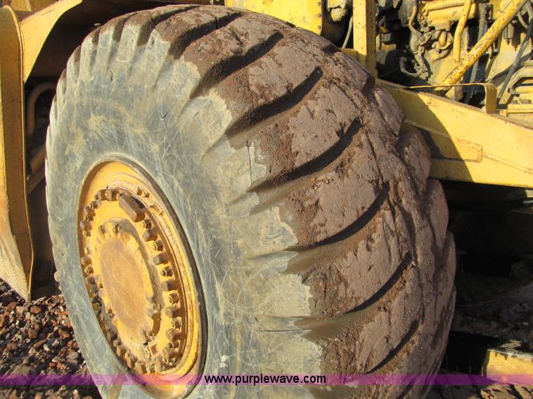 image for item F5637 1971 Caterpillar 627 twin engine motor scraper