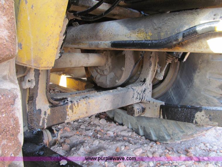 image for item F5637 1971 Caterpillar 627 twin engine motor scraper