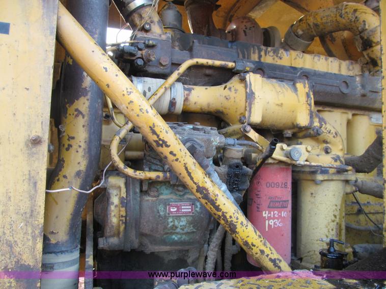 image for item F5637 1971 Caterpillar 627 twin engine motor scraper