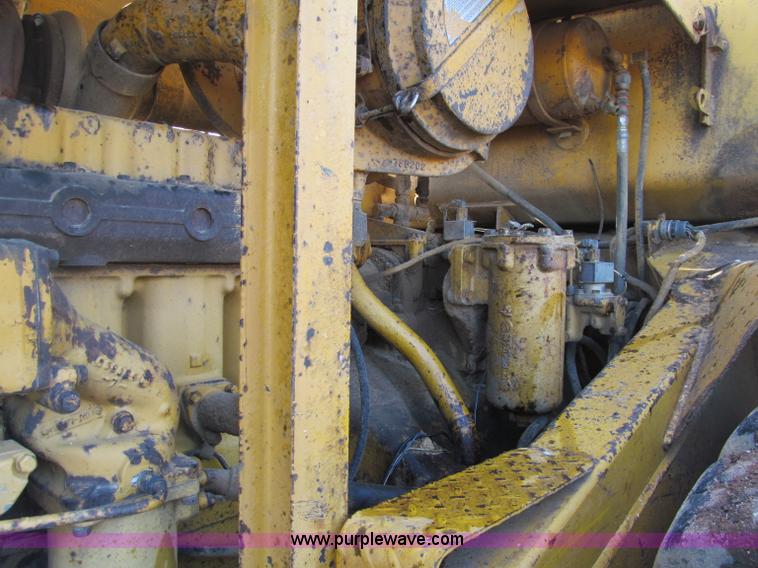 image for item F5637 1971 Caterpillar 627 twin engine motor scraper