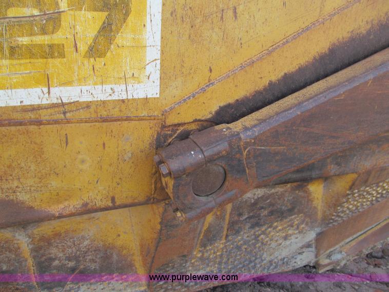 image for item F5637 1971 Caterpillar 627 twin engine motor scraper