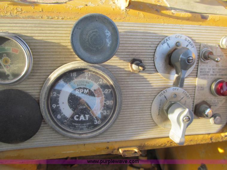 image for item F5637 1971 Caterpillar 627 twin engine motor scraper