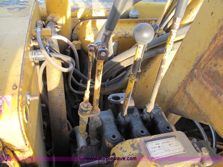 image for item F5637 1971 Caterpillar 627 twin engine motor scraper