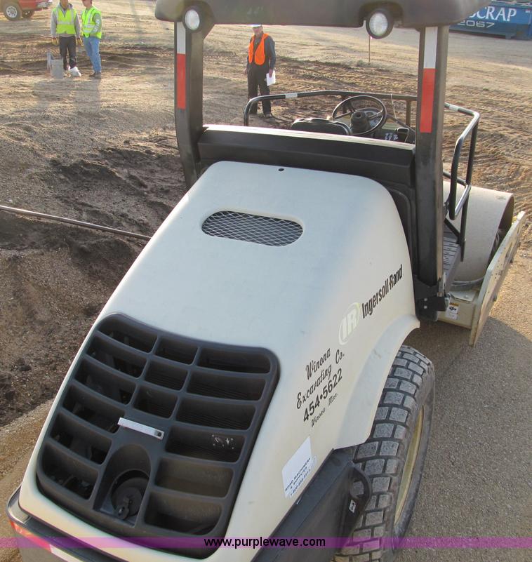 image for item F5638 2004 Ingersoll Rand SD-77DX TF vibratory smooth drum roller