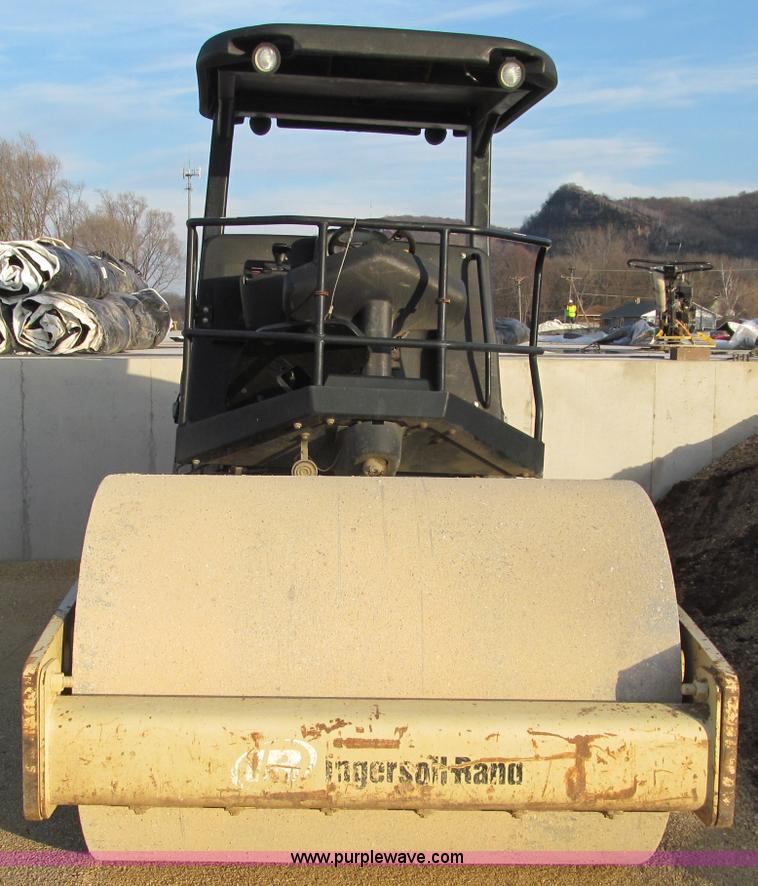 image for item F5638 2004 Ingersoll Rand SD-77DX TF vibratory smooth drum roller