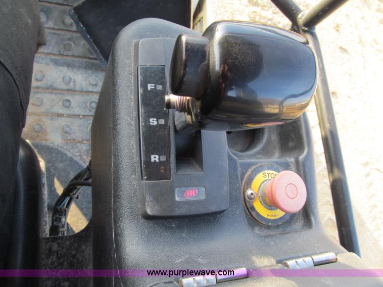 image for item F5638 2004 Ingersoll Rand SD-77DX TF vibratory smooth drum roller