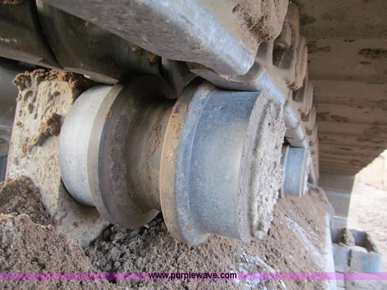 image for item F5639 2007 Komatsu PC270LC-8 excavator