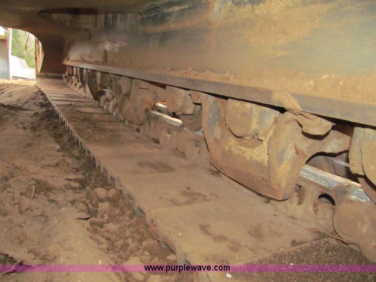 image for item F5639 2007 Komatsu PC270LC-8 excavator