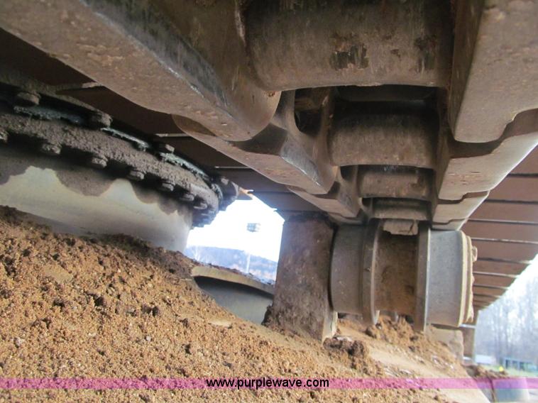 image for item F5639 2007 Komatsu PC270LC-8 excavator
