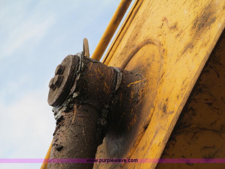 image for item F5639 2007 Komatsu PC270LC-8 excavator