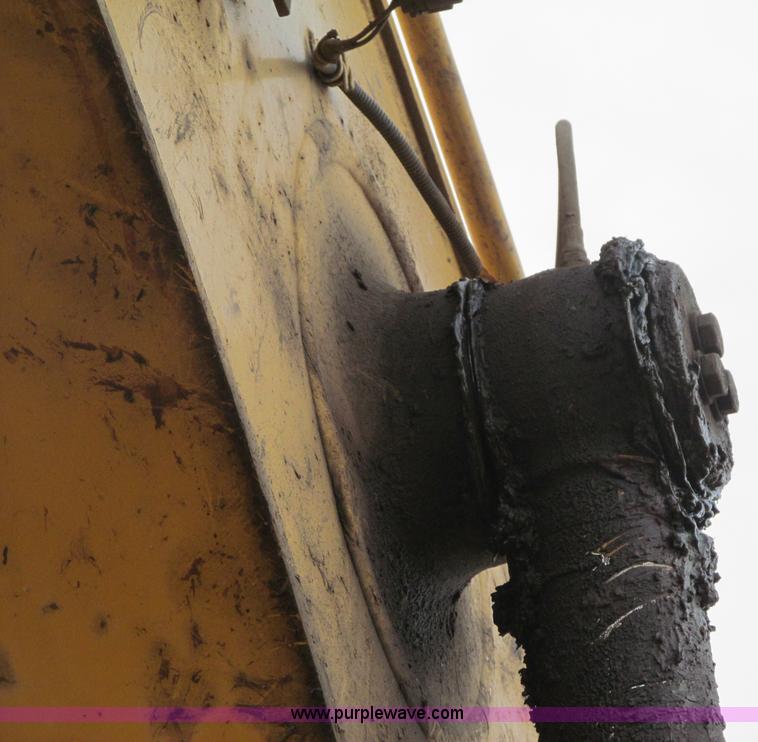 image for item F5639 2007 Komatsu PC270LC-8 excavator