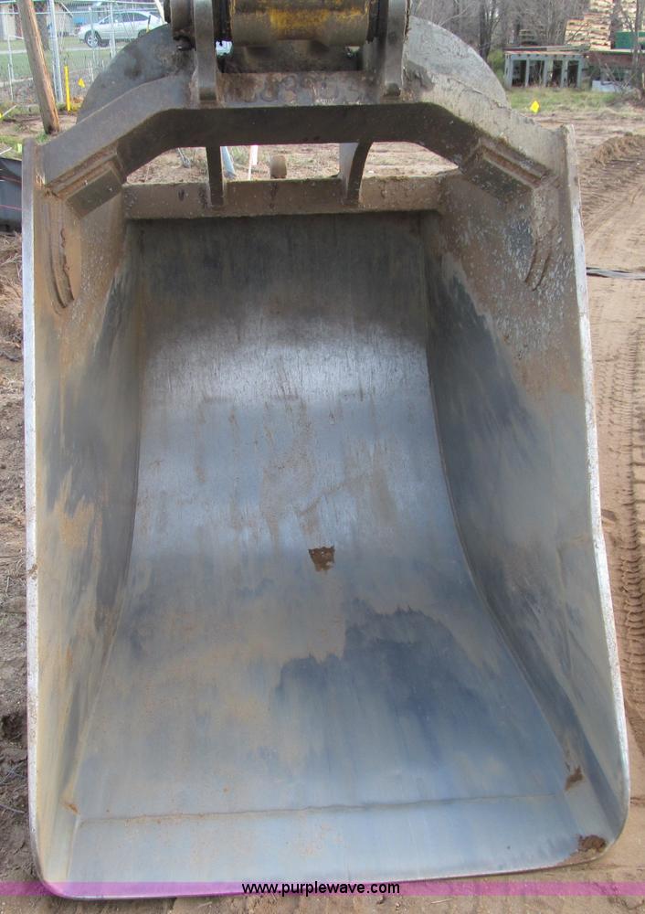 image for item F5639 2007 Komatsu PC270LC-8 excavator