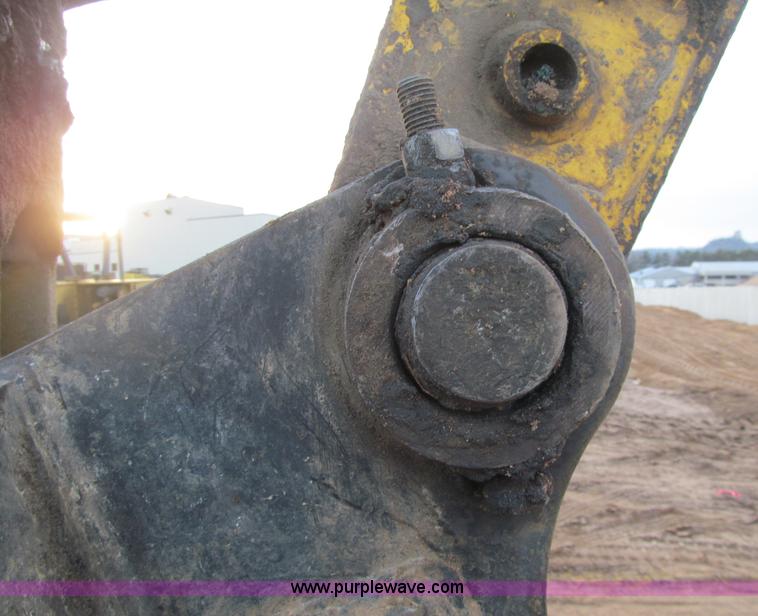 image for item F5639 2007 Komatsu PC270LC-8 excavator