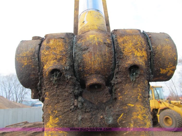 image for item F5639 2007 Komatsu PC270LC-8 excavator