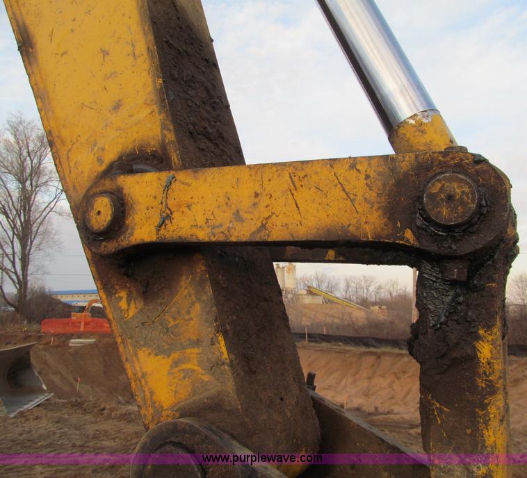 image for item F5639 2007 Komatsu PC270LC-8 excavator