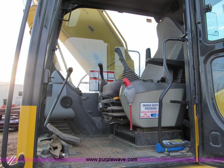 image for item F5639 2007 Komatsu PC270LC-8 excavator