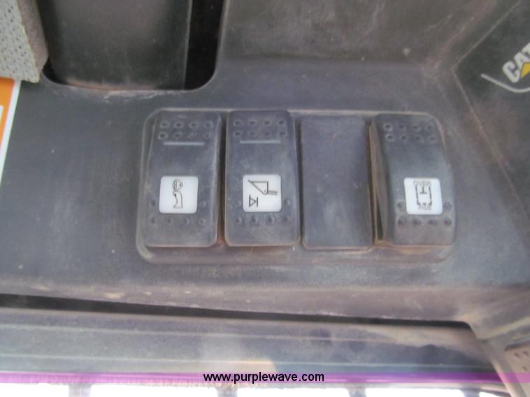 image for item F5640 2001 Caterpillar 246 Turbo skid steer