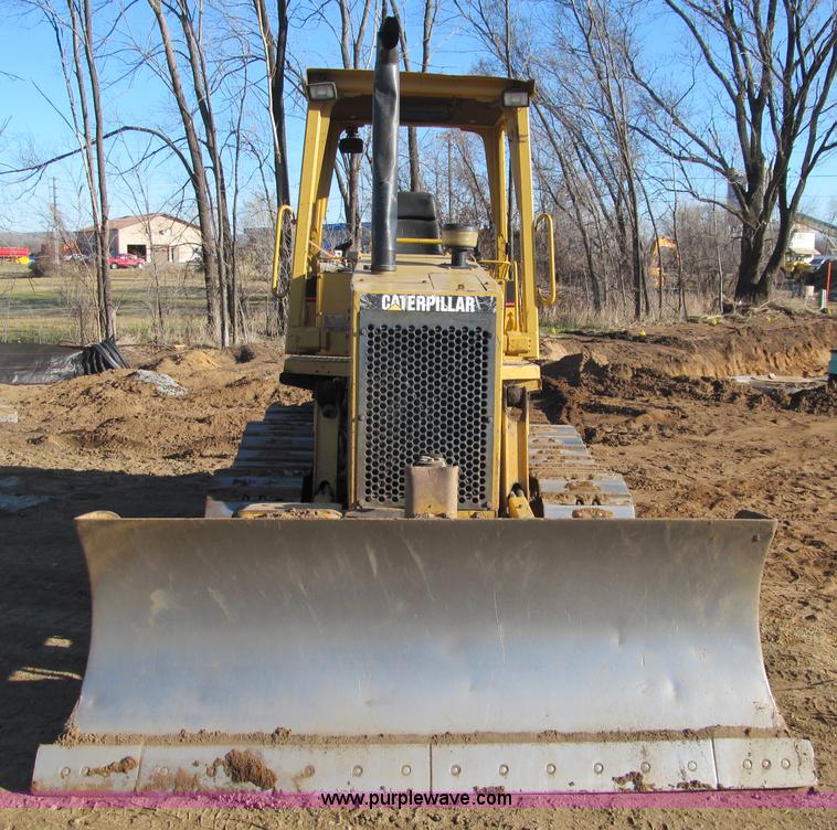 image for item F5641 1997 Caterpillar D3CXL III Hystat dozer