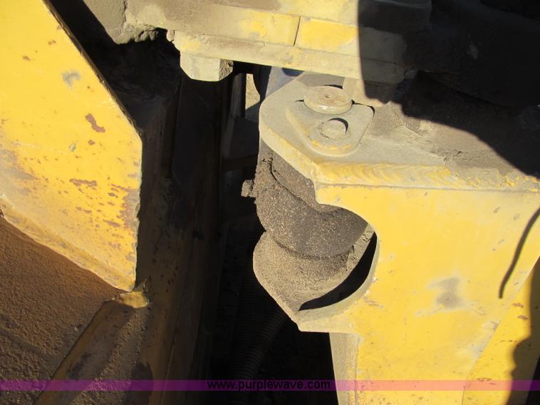 image for item F5641 1997 Caterpillar D3CXL III Hystat dozer