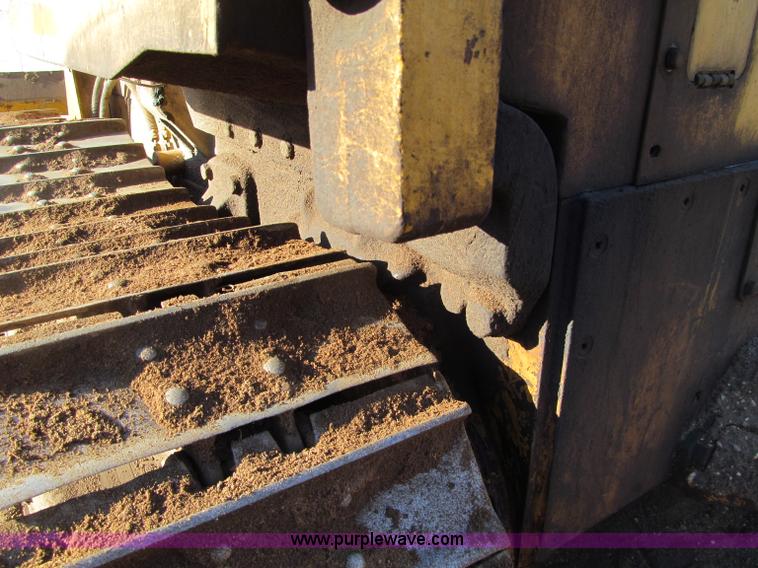 image for item F5641 1997 Caterpillar D3CXL III Hystat dozer