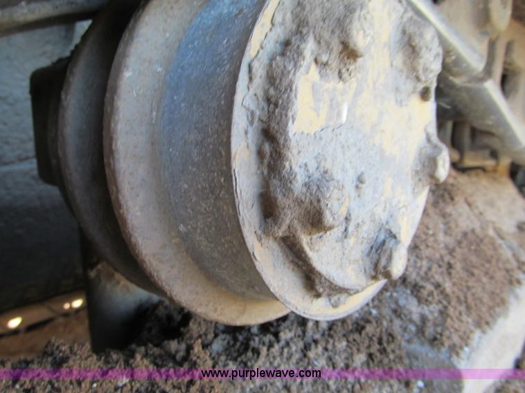 image for item F5641 1997 Caterpillar D3CXL III Hystat dozer