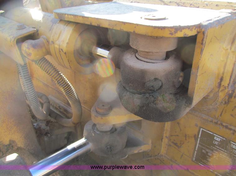 image for item F5641 1997 Caterpillar D3CXL III Hystat dozer
