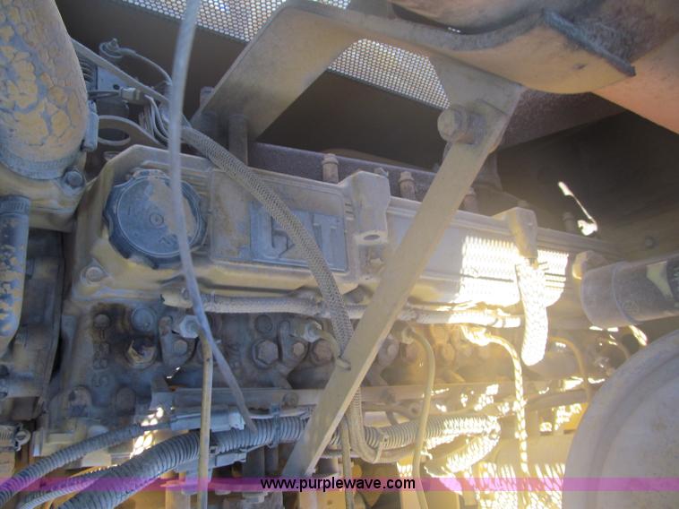 image for item F5641 1997 Caterpillar D3CXL III Hystat dozer