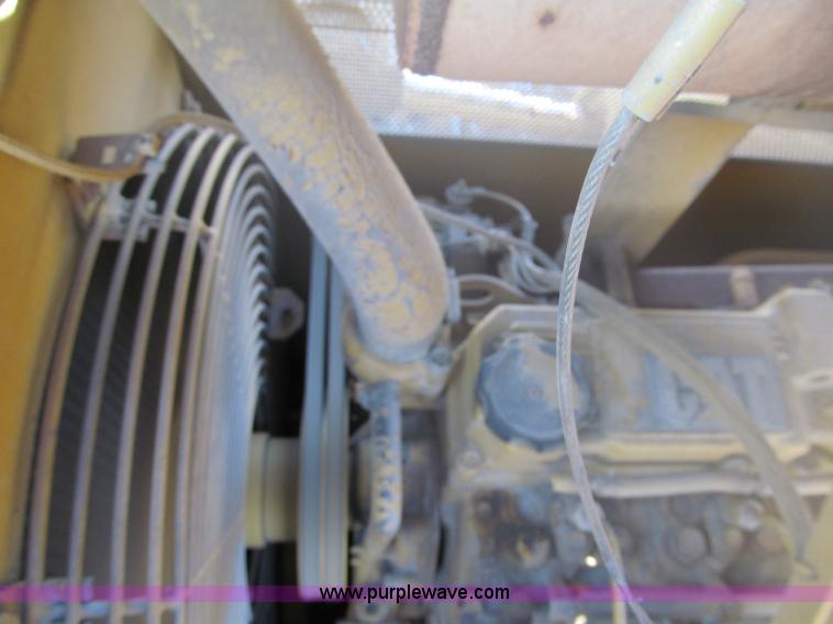 image for item F5641 1997 Caterpillar D3CXL III Hystat dozer