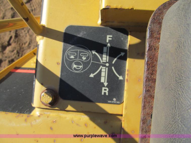 image for item F5641 1997 Caterpillar D3CXL III Hystat dozer