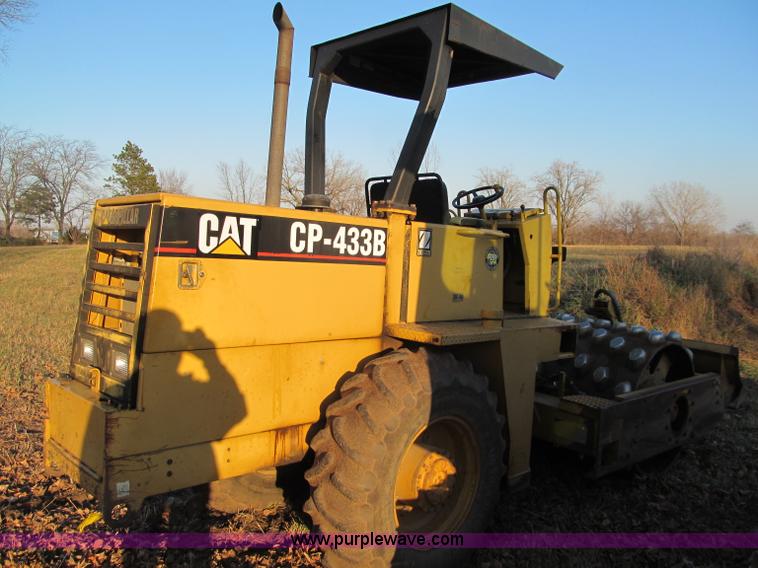 image for item F5643 Caterpillar CP-433B vibratory padfoot compactor