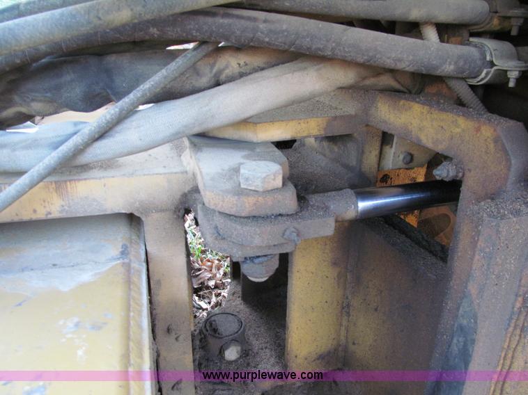 image for item F5643 Caterpillar CP-433B vibratory padfoot compactor