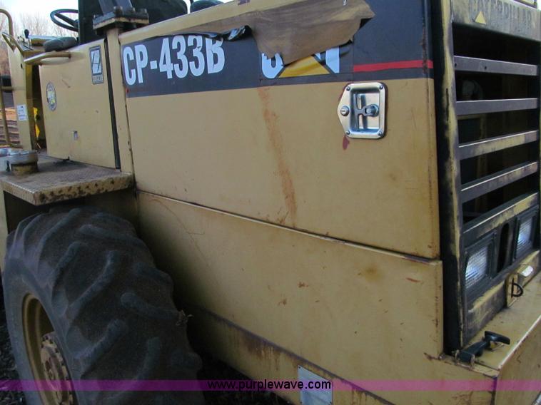 image for item F5643 Caterpillar CP-433B vibratory padfoot compactor
