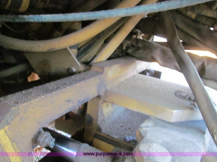 image for item F5643 Caterpillar CP-433B vibratory padfoot compactor