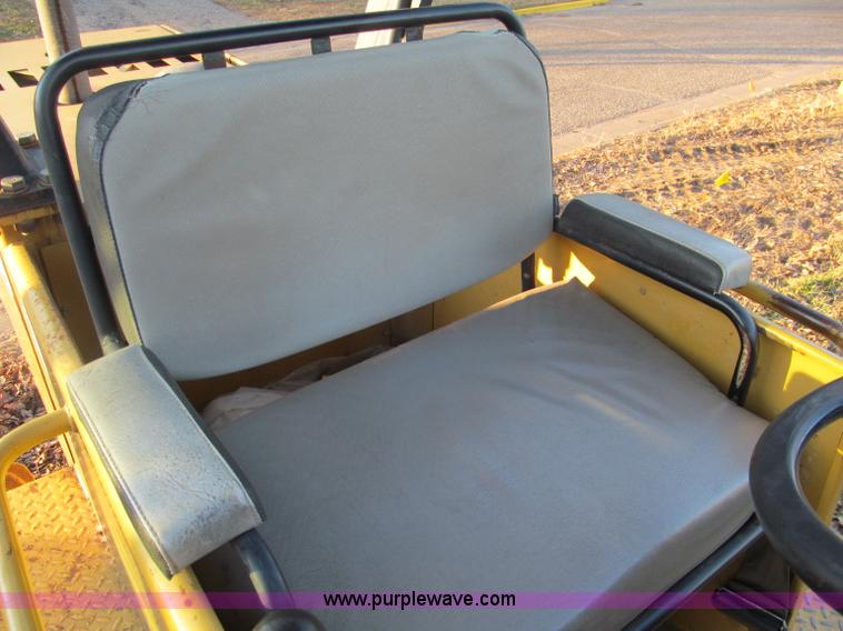 image for item F5643 Caterpillar CP-433B vibratory padfoot compactor