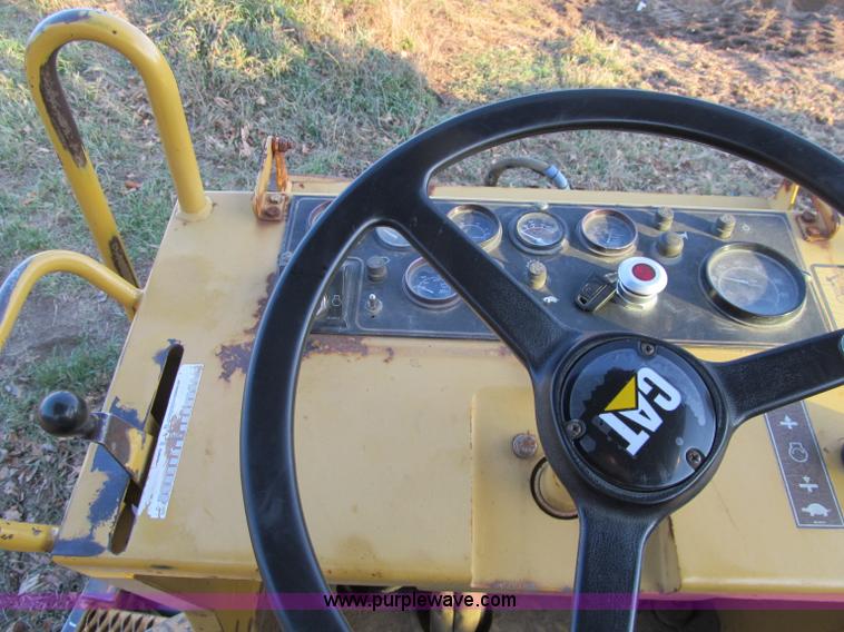 image for item F5643 Caterpillar CP-433B vibratory padfoot compactor