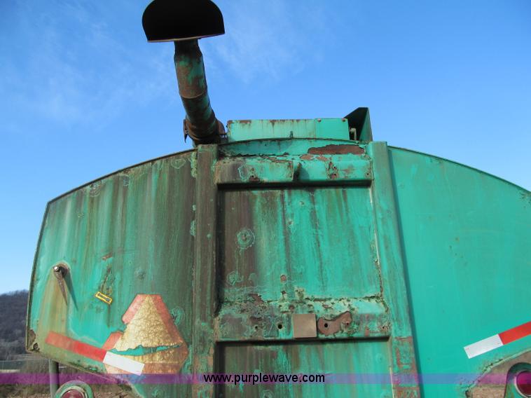 image for item F5660 Houle 6000 tandem axle liquid tank trailer