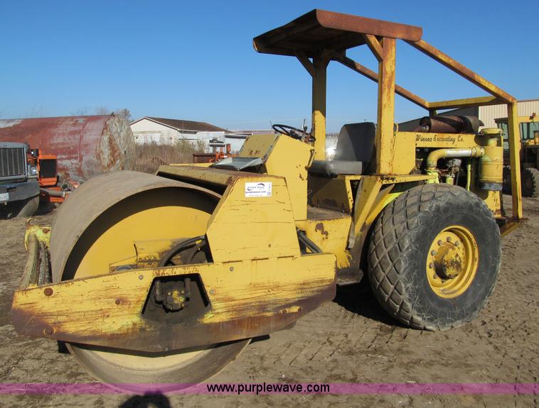 image for item F5672 Raygo Rascal smooth drum vibratory roller