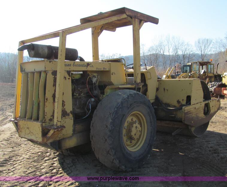 image for item F5672 Raygo Rascal smooth drum vibratory roller