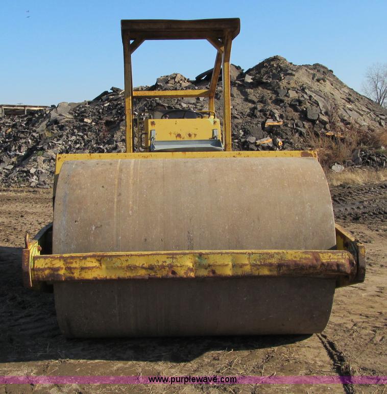 image for item F5672 Raygo Rascal smooth drum vibratory roller