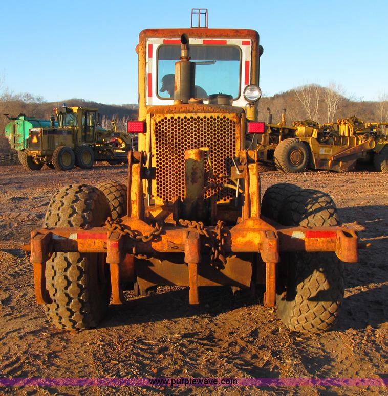 image for item F5681 1970 Caterpillar 12F motor grader