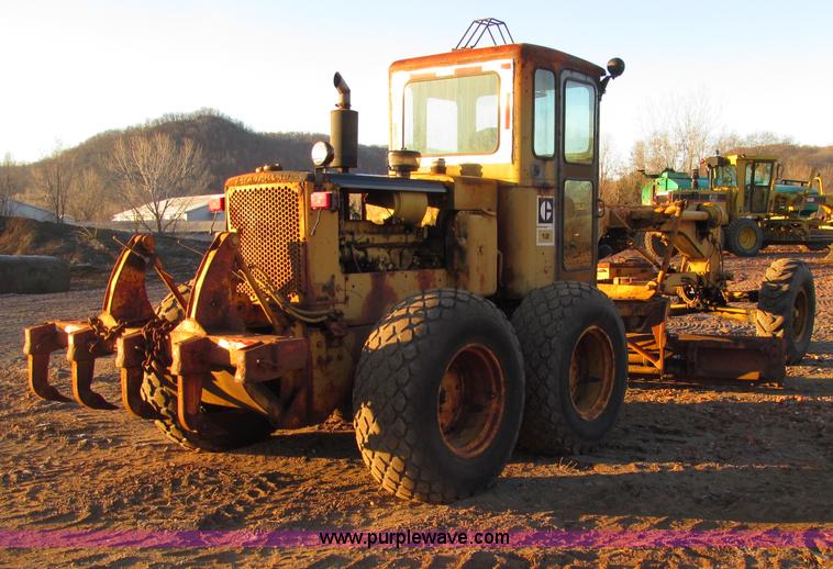 image for item F5681 1970 Caterpillar 12F motor grader